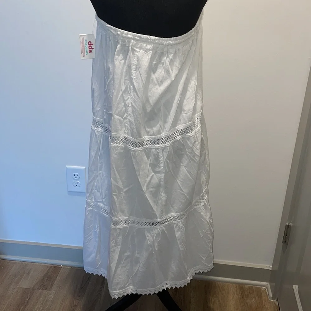 White skirt/dress - Picture 3 of 4